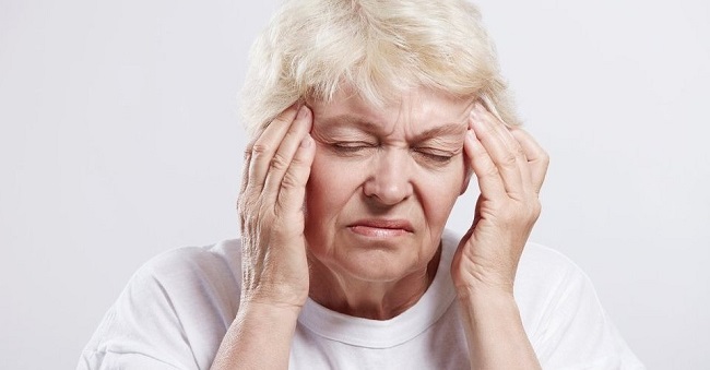 Pritisak i zujanje u ušima i glavi – simptomi, uzrok i lečenje |